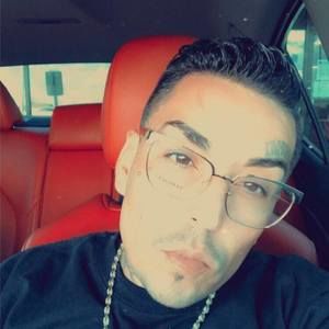 Meet your Posher, Tonez